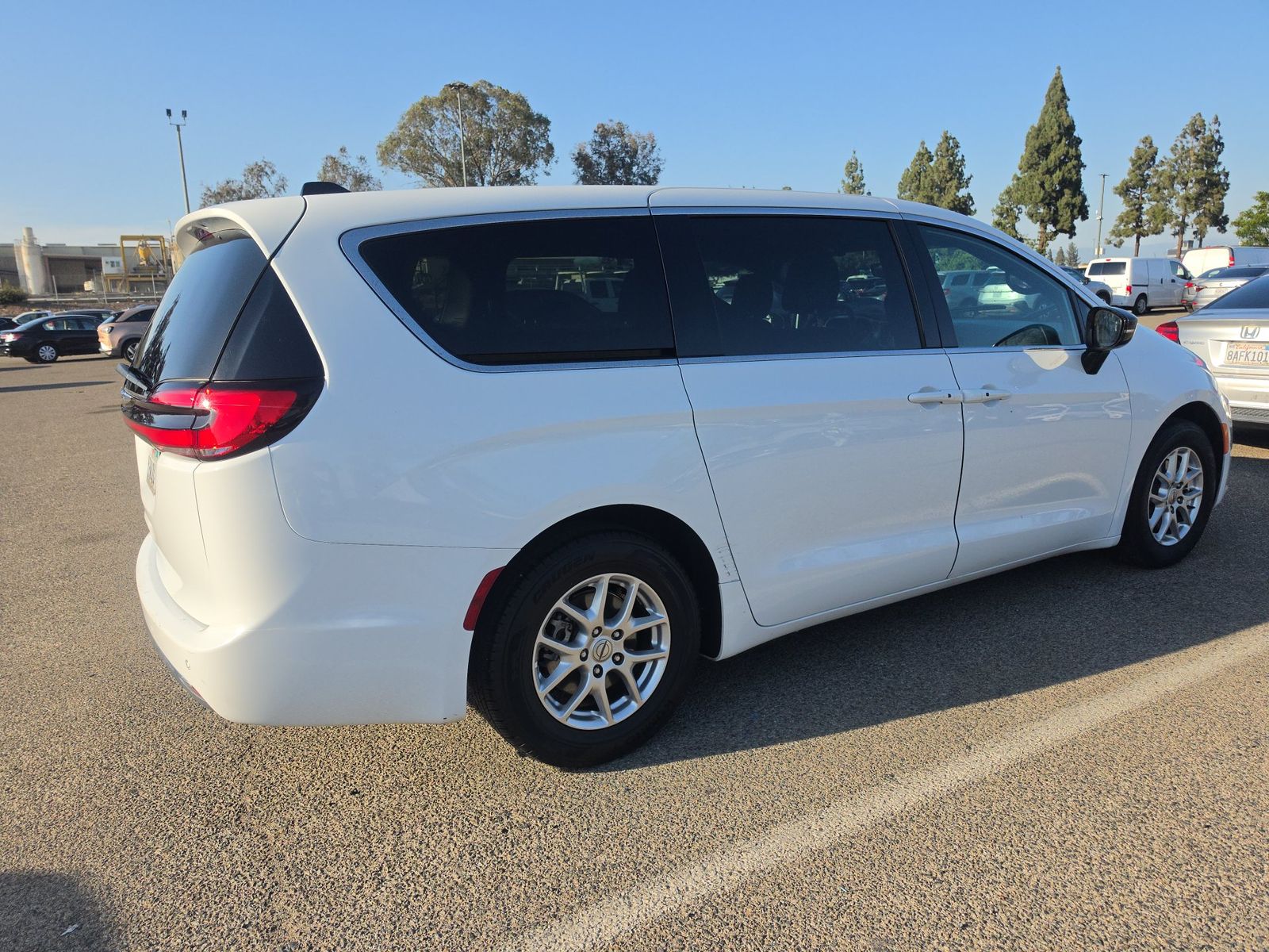 2024 Chrysler Pacifica Touring FWD