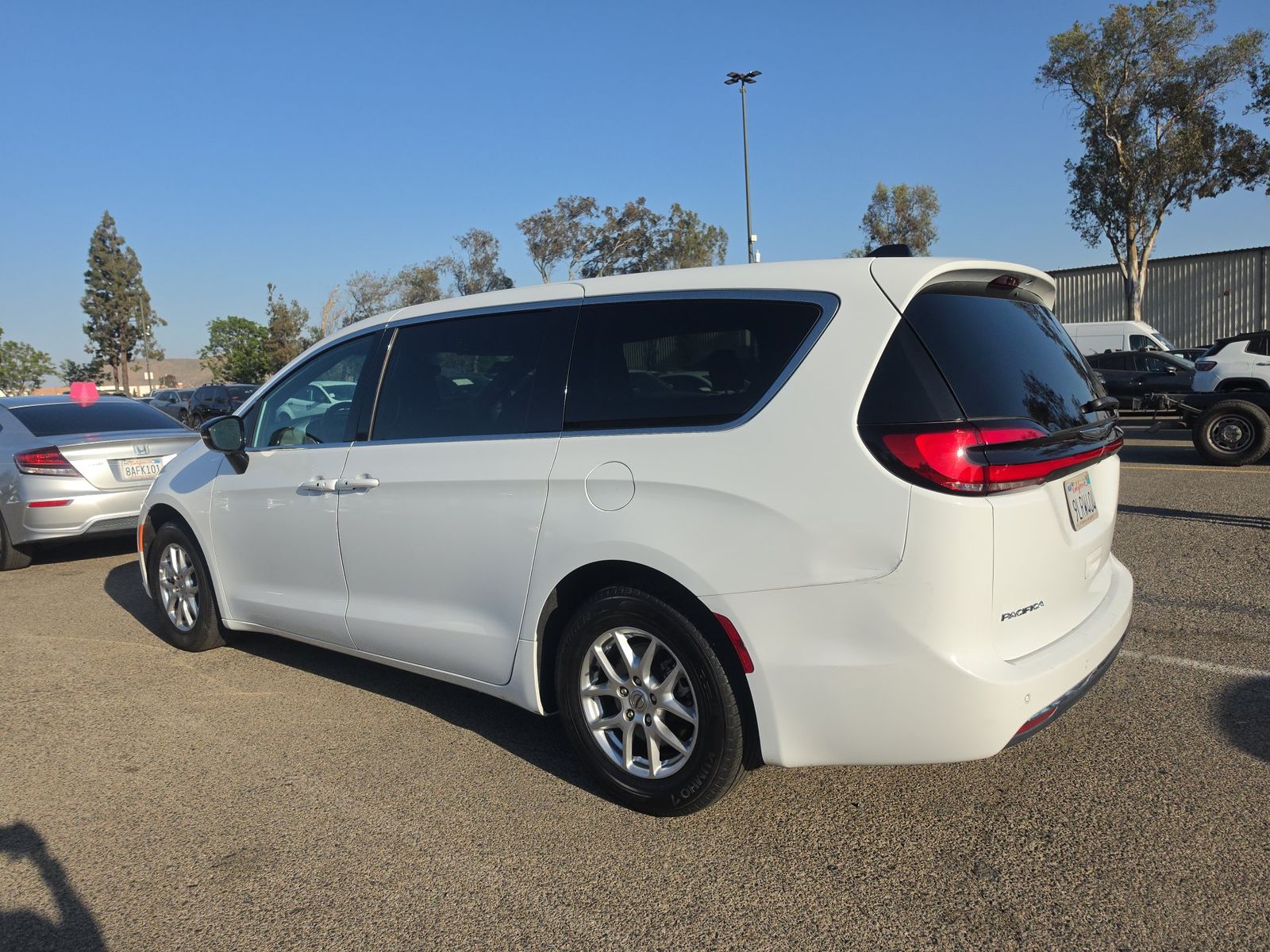 2024 Chrysler Pacifica Touring FWD