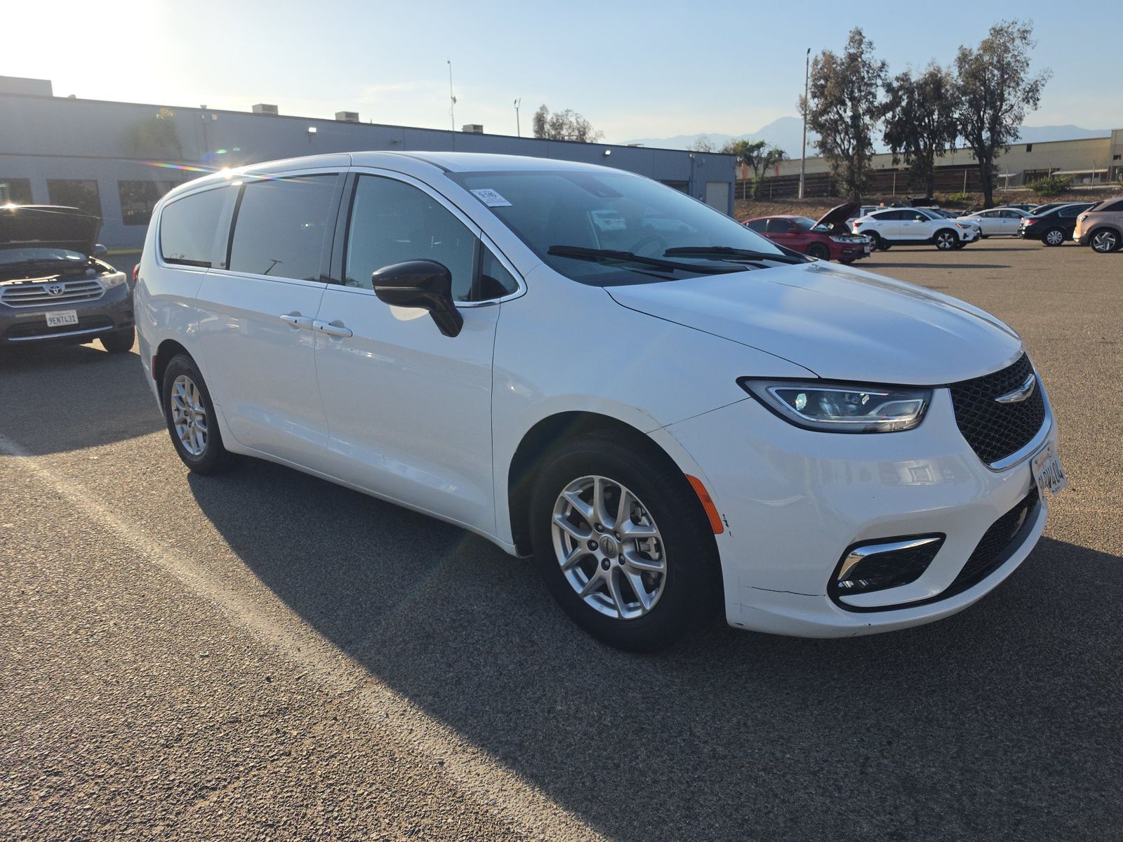 2024 Chrysler Pacifica Touring FWD