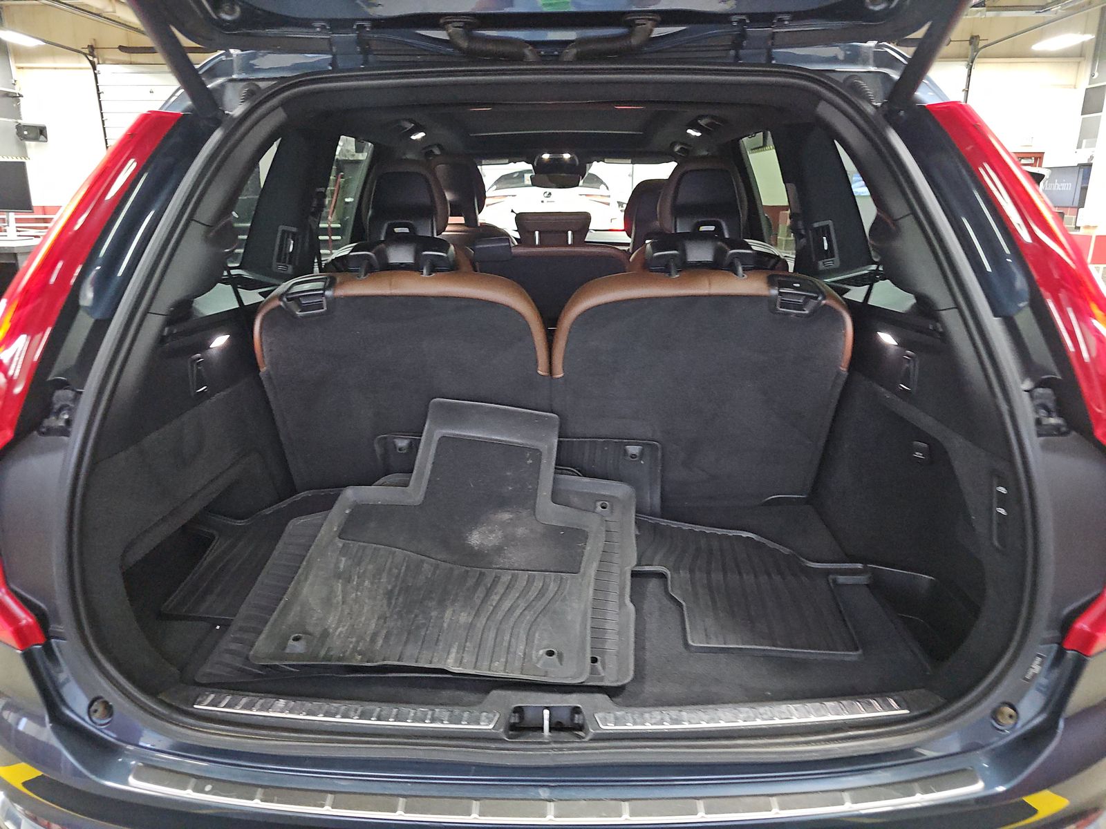 Volvo XC90 T6 Inscription 7-Passenger снимка Volvo XC90 T6 Inscription 7-Passenger