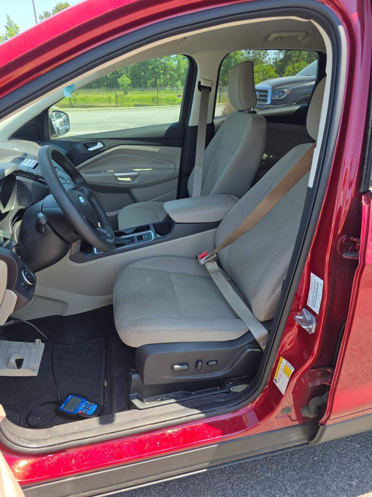 FORD ESCAPE - 8