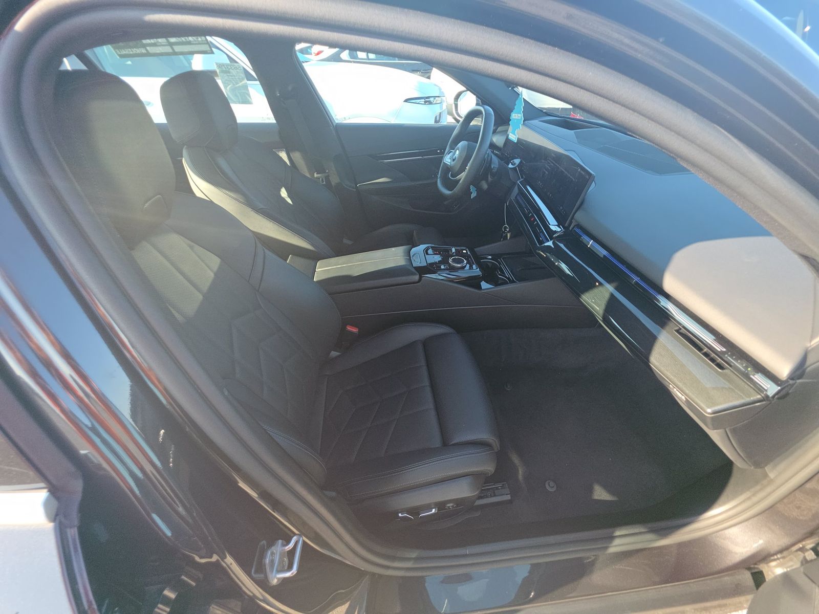 2025 BMW 5 Series 530i RWD