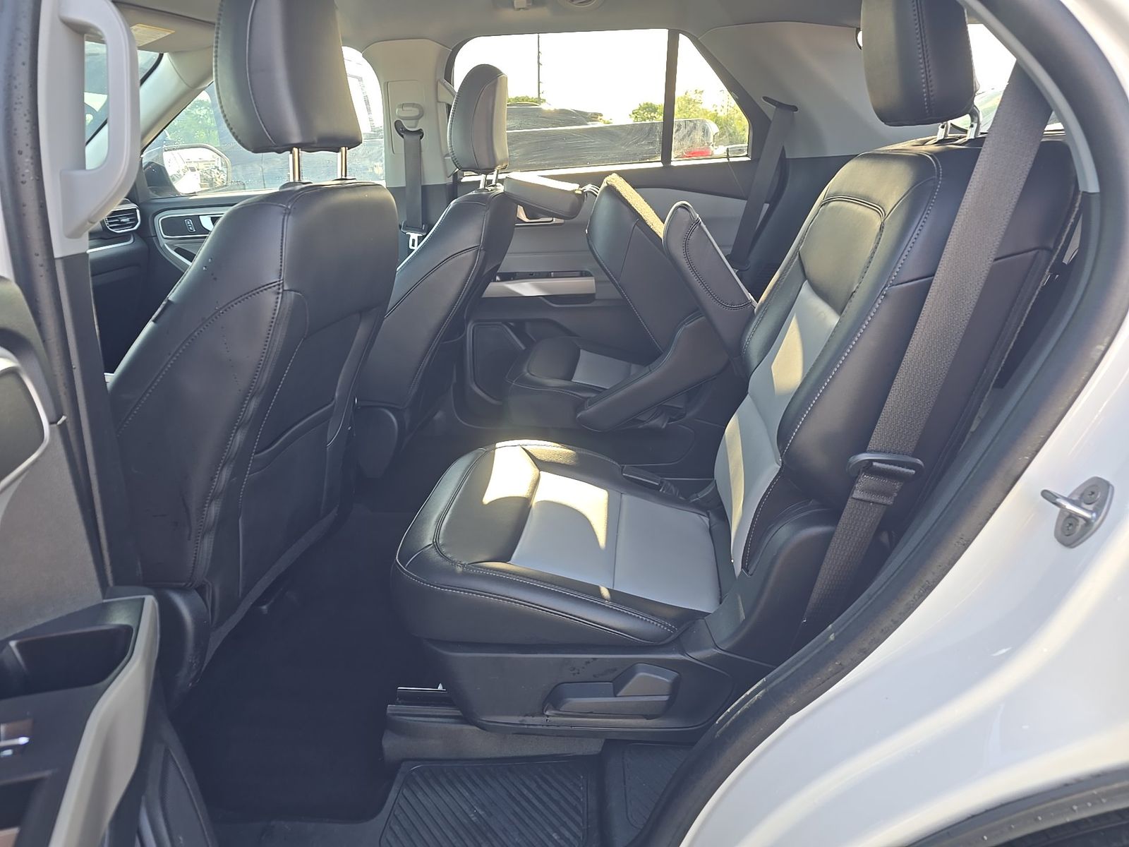 FORD EXPLORER - 8