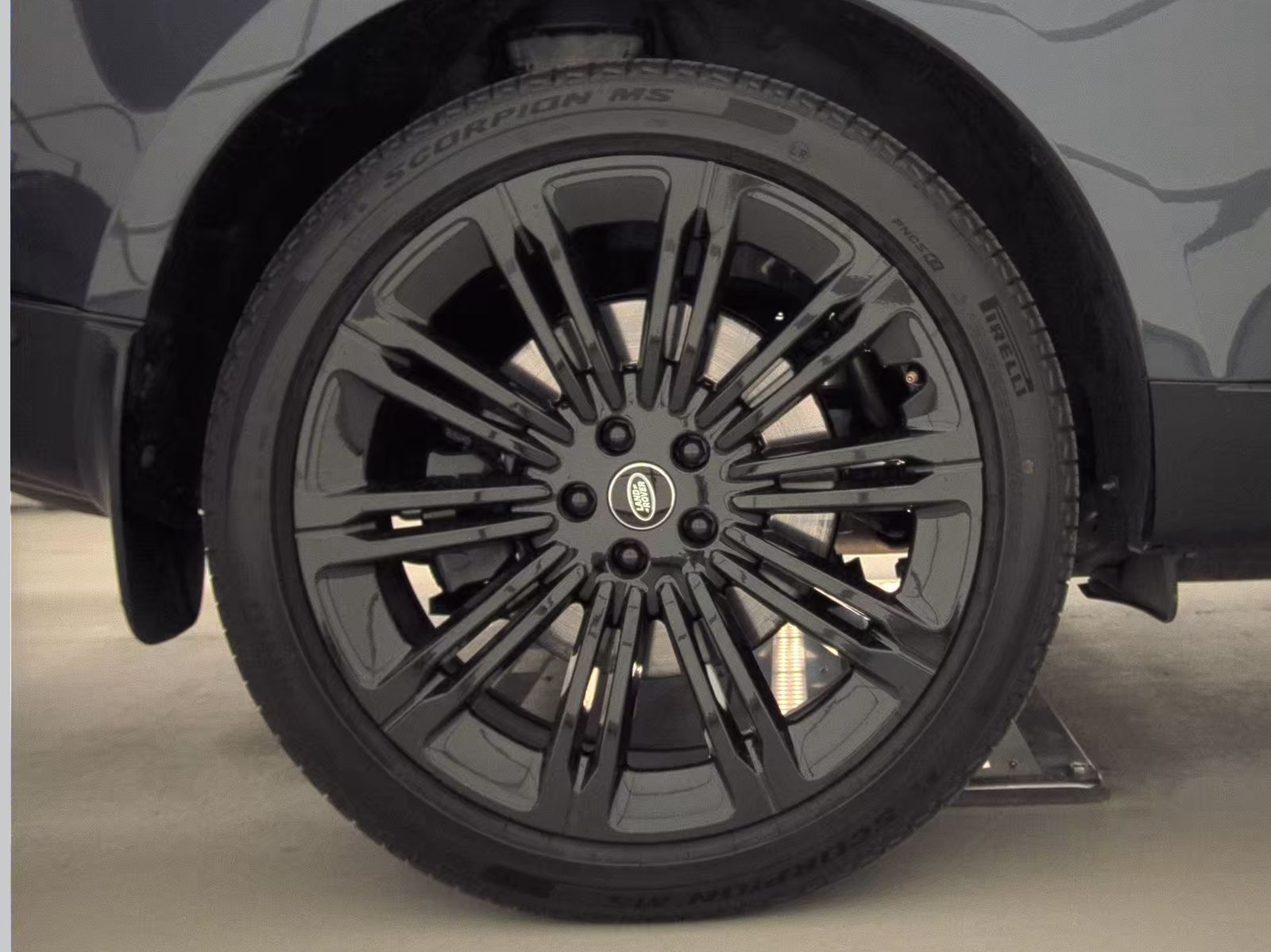 2025 Land Rover Range Rover Autobiography LWB AWD
