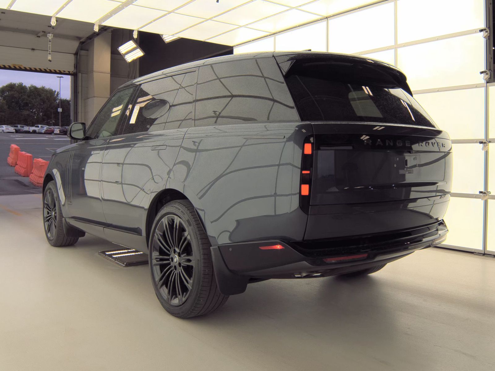 2025 Land Rover Range Rover Autobiography LWB AWD