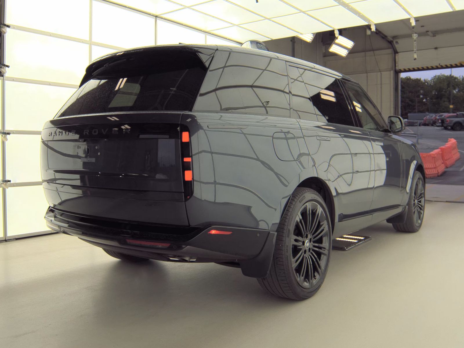 2025 Land Rover Range Rover Autobiography LWB AWD