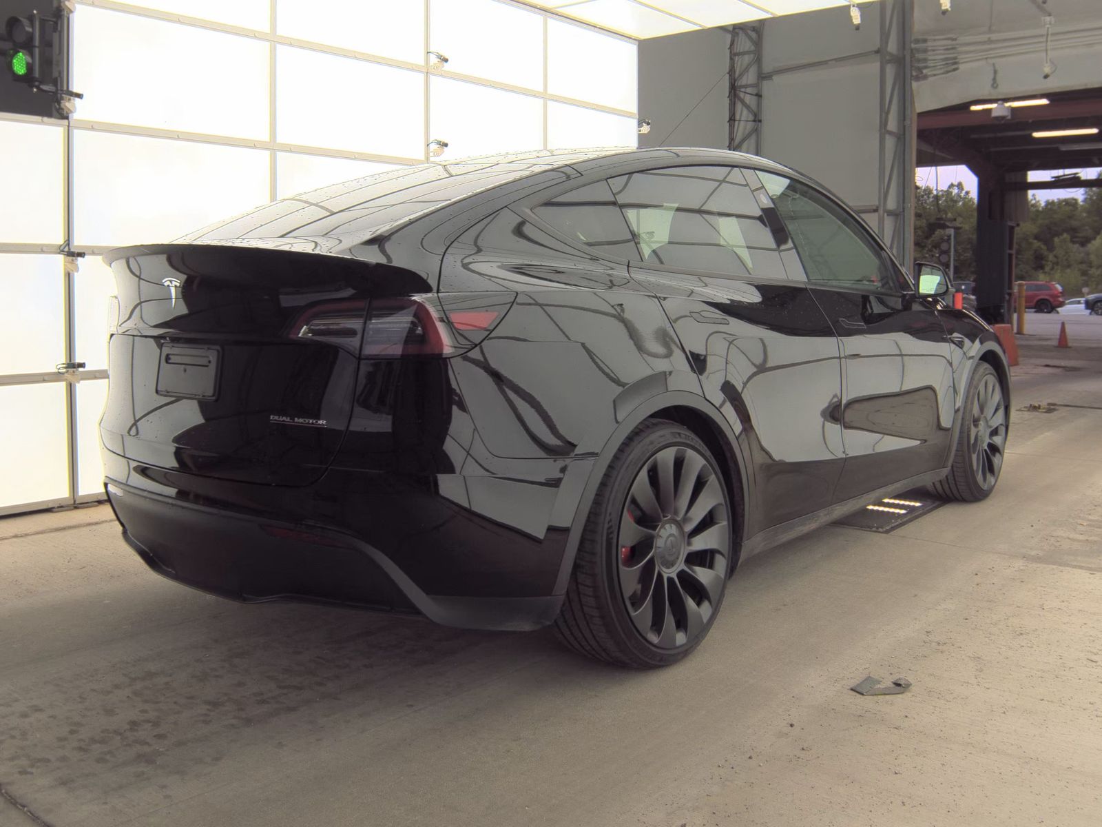 TESLA MODEL Y - 6