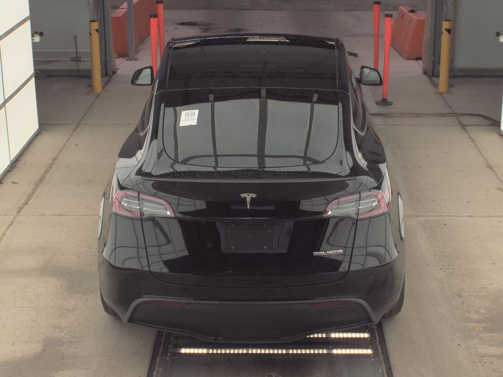 TESLA MODEL Y - 7