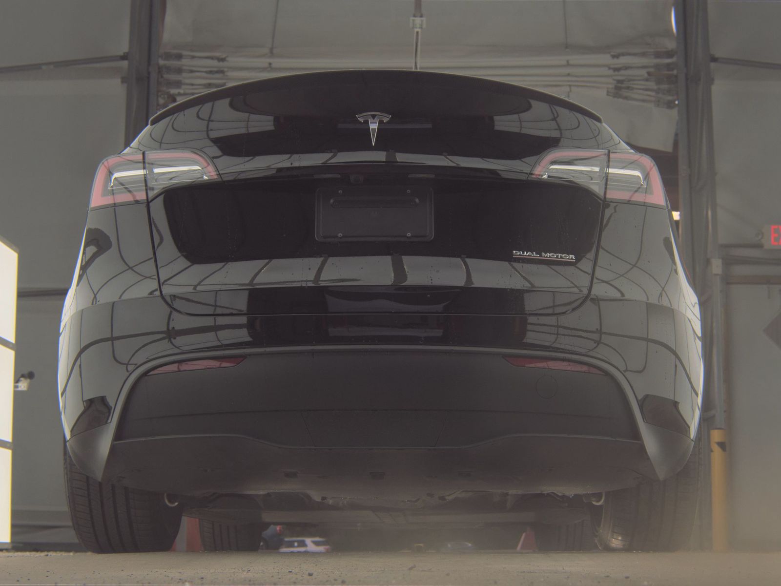 TESLA MODEL Y - 8