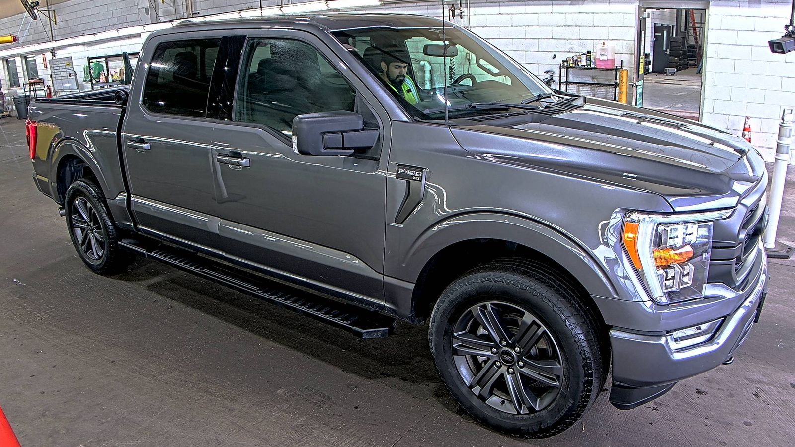 FORD F-150 - 4