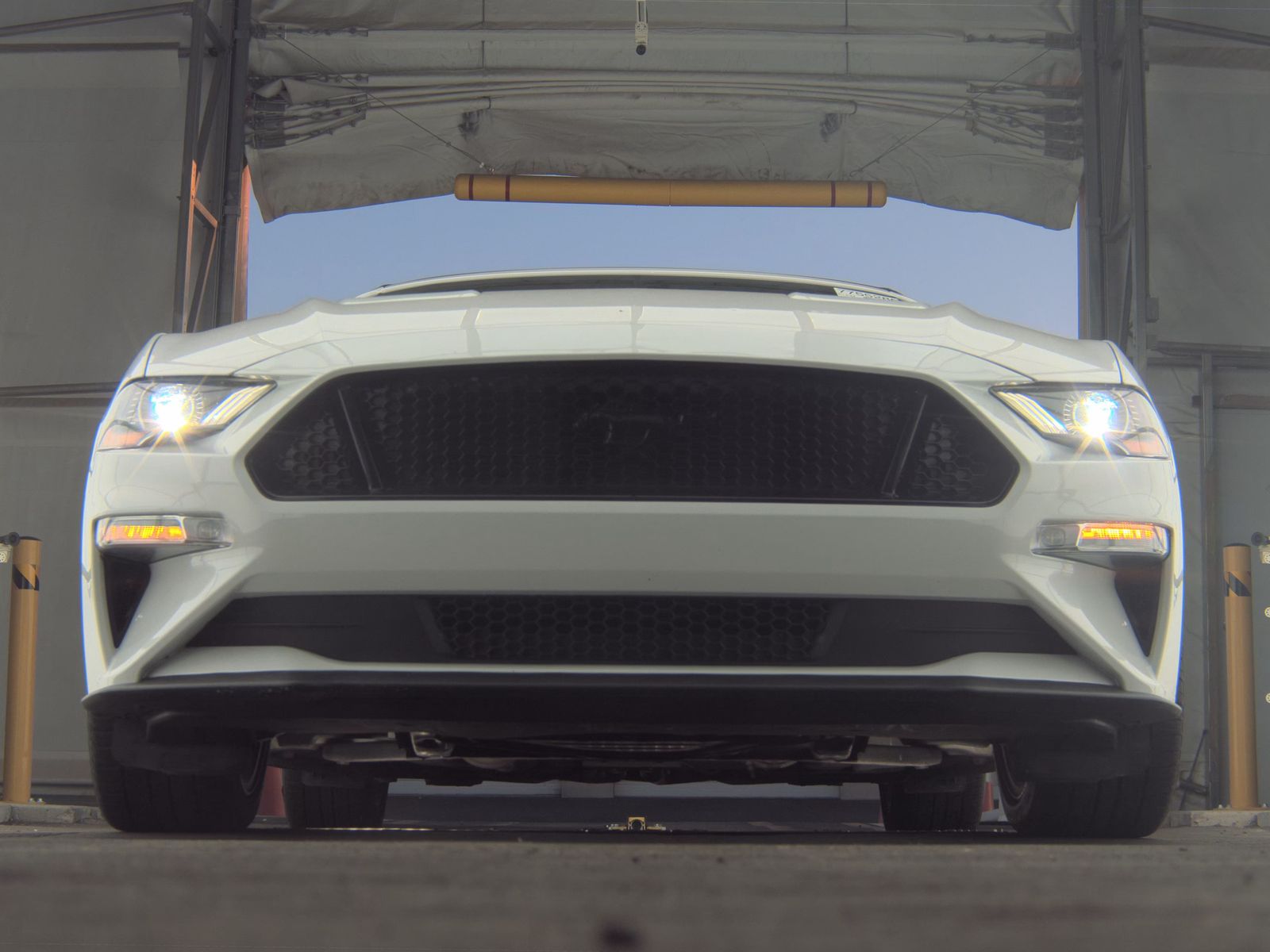 FORD MUSTANG - 4