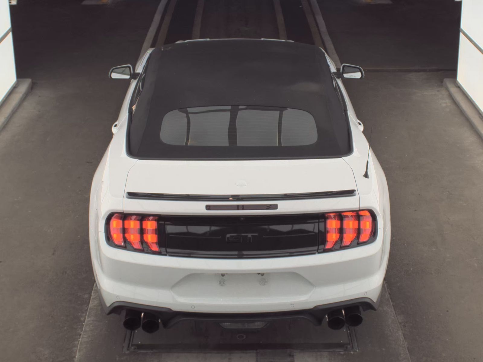 FORD MUSTANG - 7
