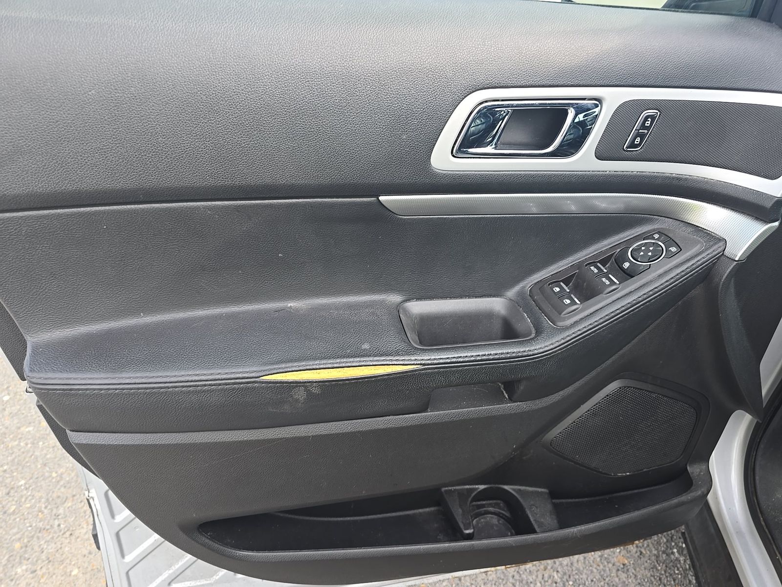 FORD EXPLORER - 10