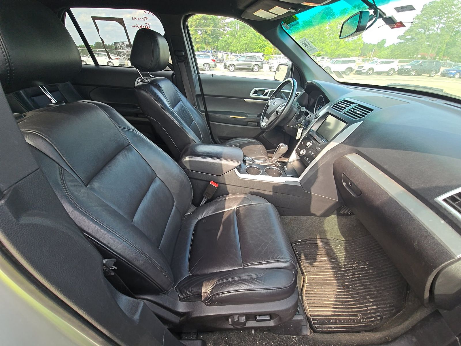 FORD EXPLORER - 9