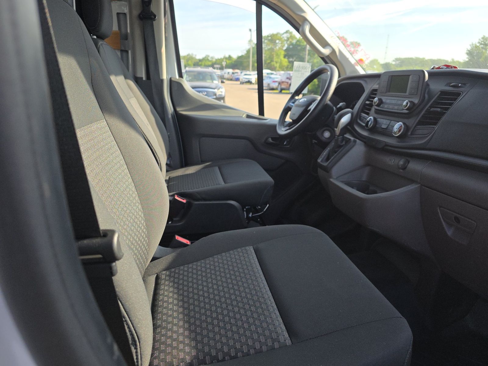 FORD TRANSIT 250 - 9