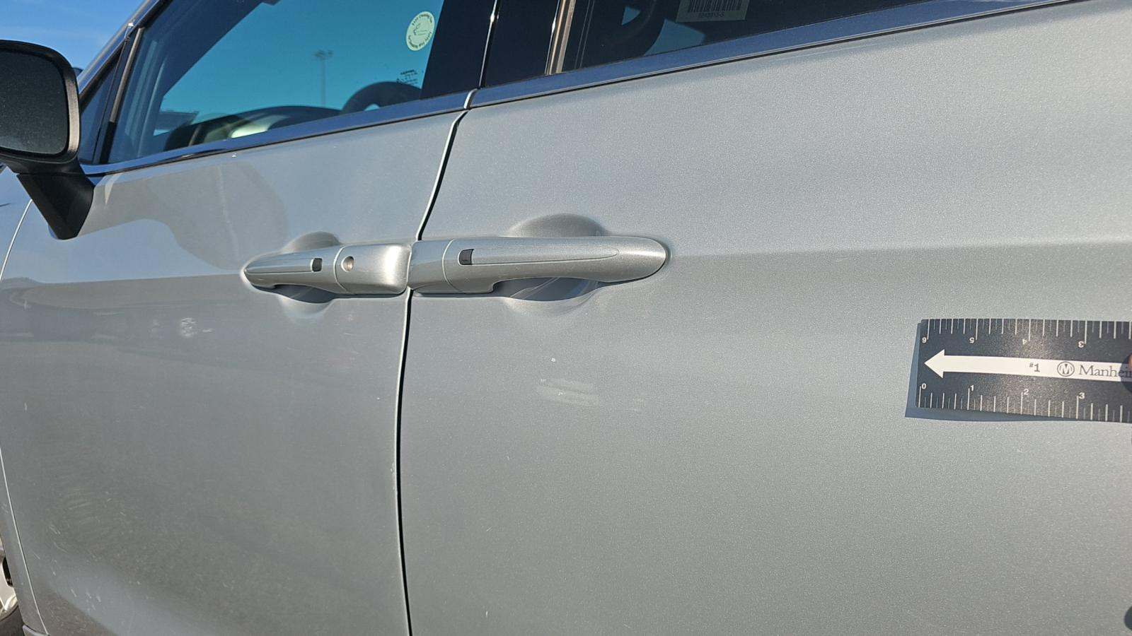2023 Chrysler Pacifica Touring FWD