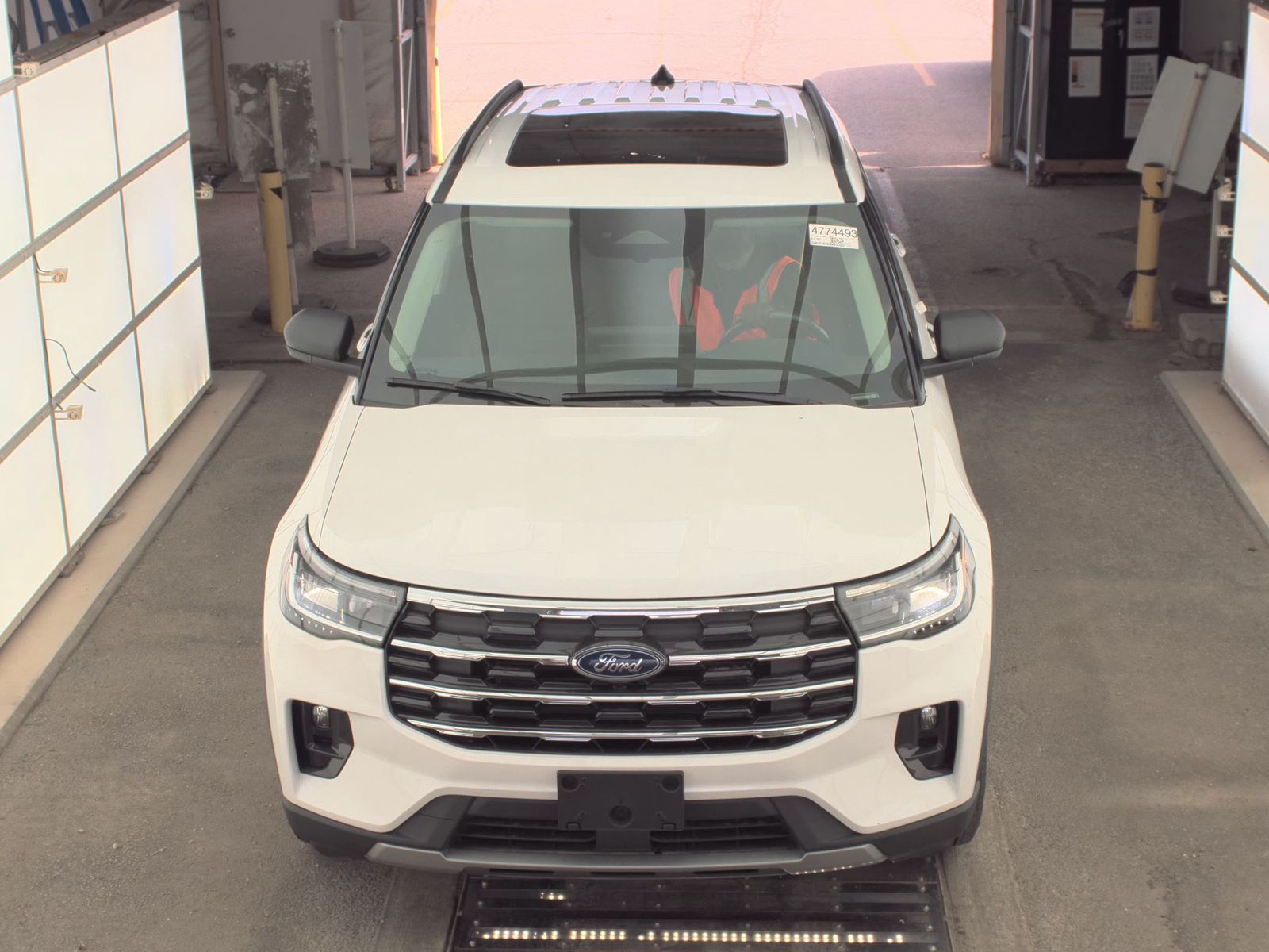 FORD EXPLORER - 3