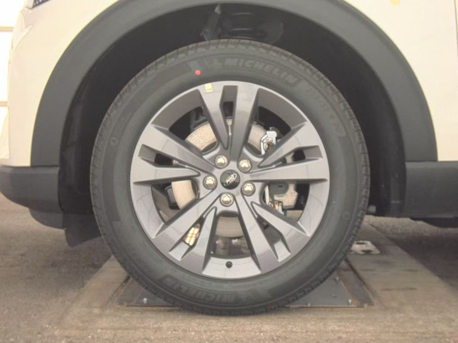 FORD EXPLORER - 10