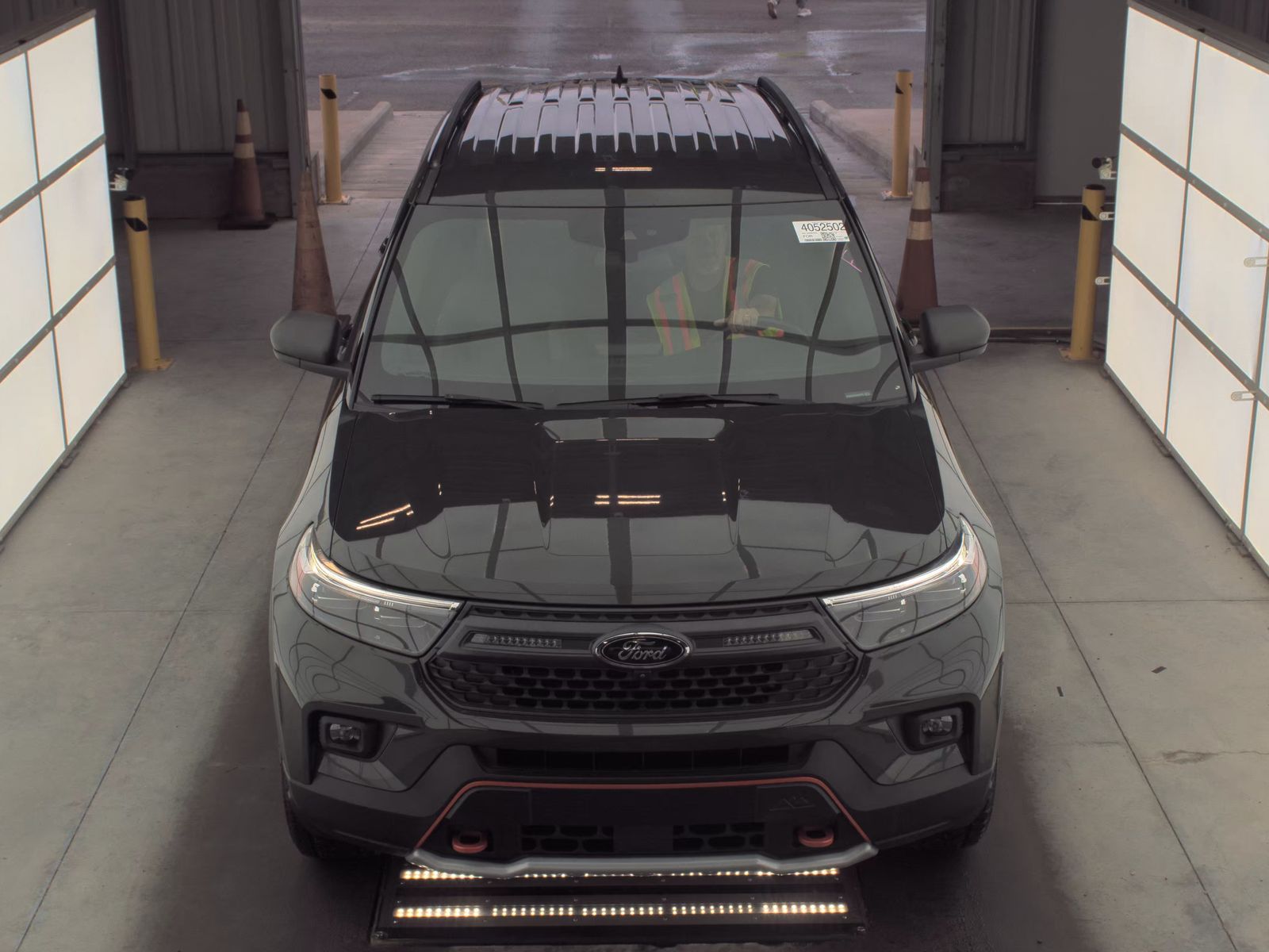 FORD EXPLORER - 3