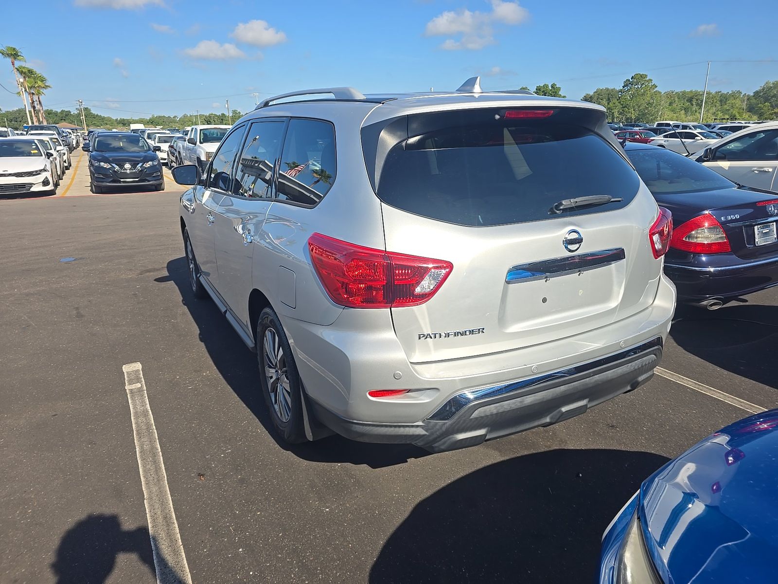 2020 Nissan Pathfinder S FWD