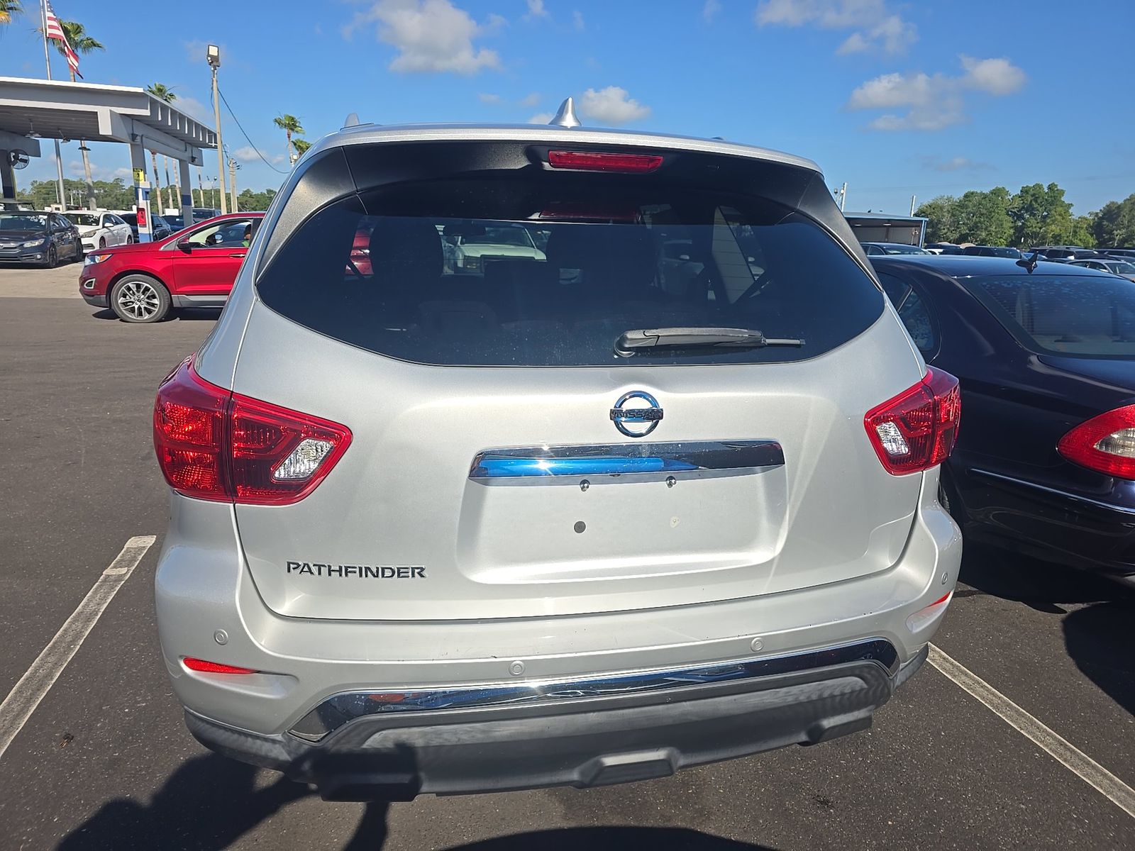 2020 Nissan Pathfinder S FWD