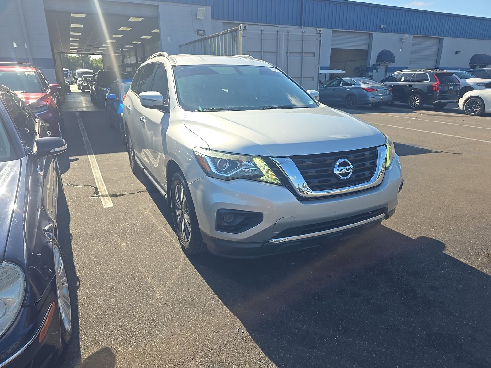 2020 Nissan Pathfinder S FWD
