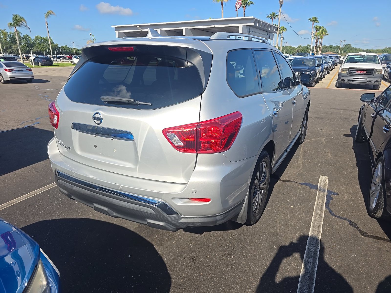 2020 Nissan Pathfinder S FWD