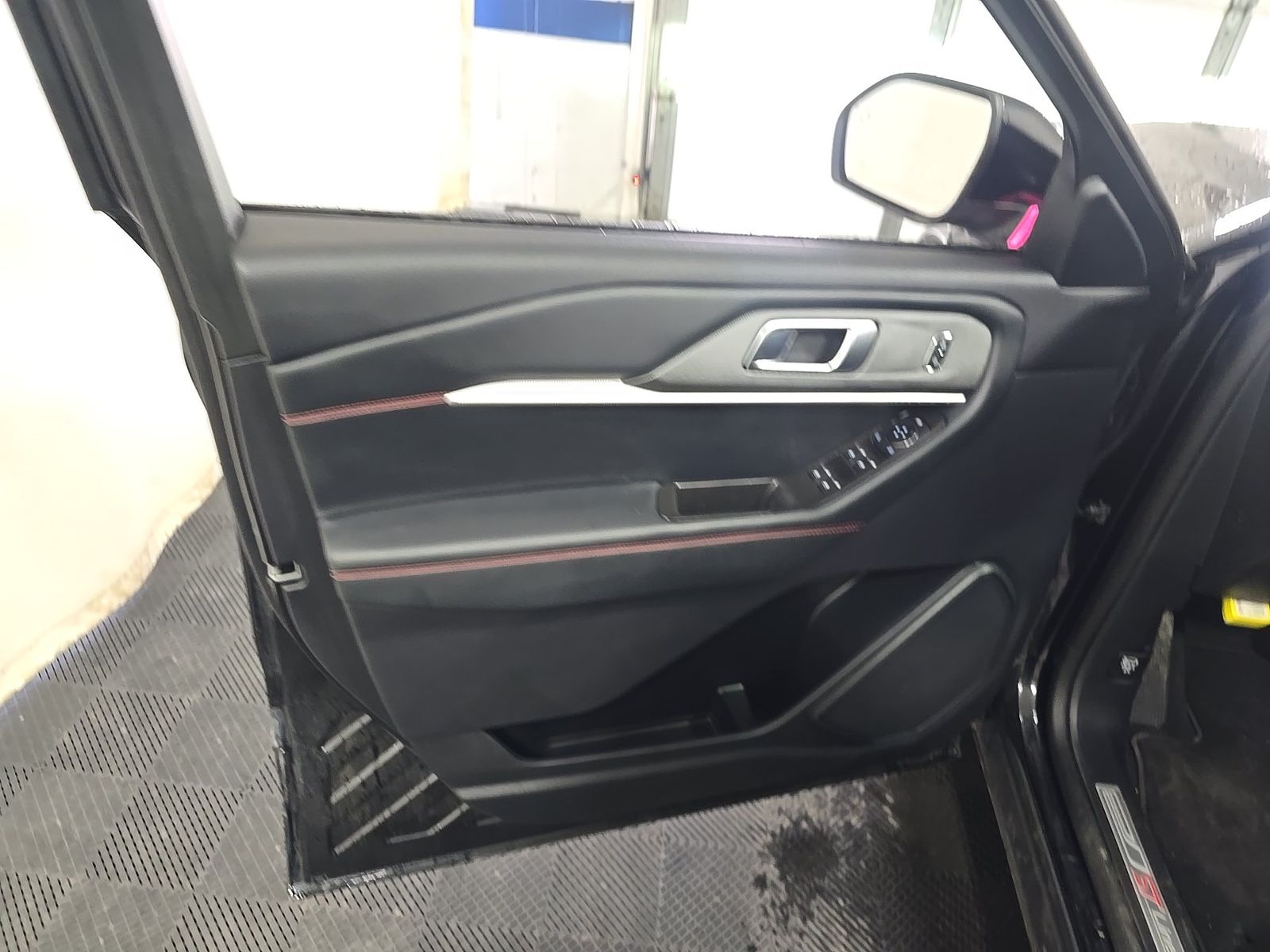 FORD EXPLORER - 10
