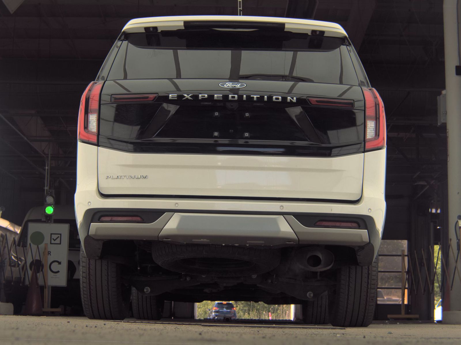 FORD EXPEDITION - 8