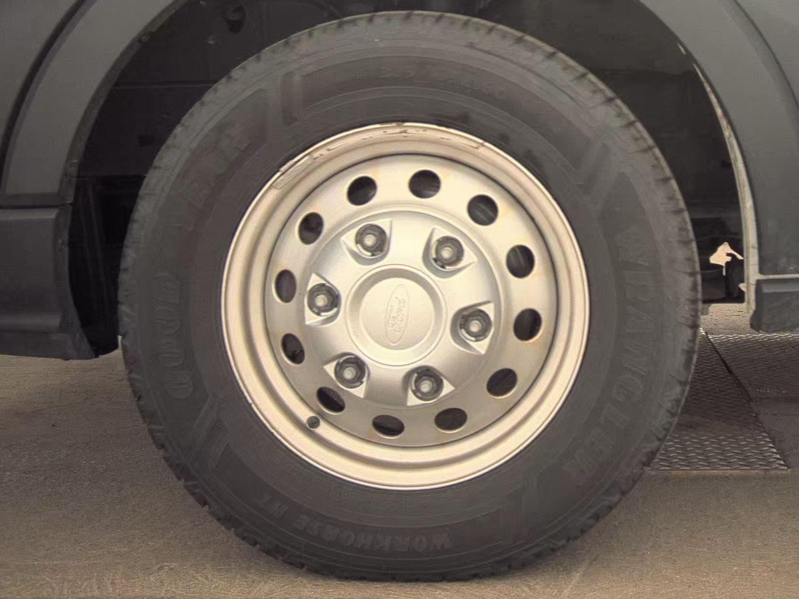 FORD TRANSIT 150 - 10