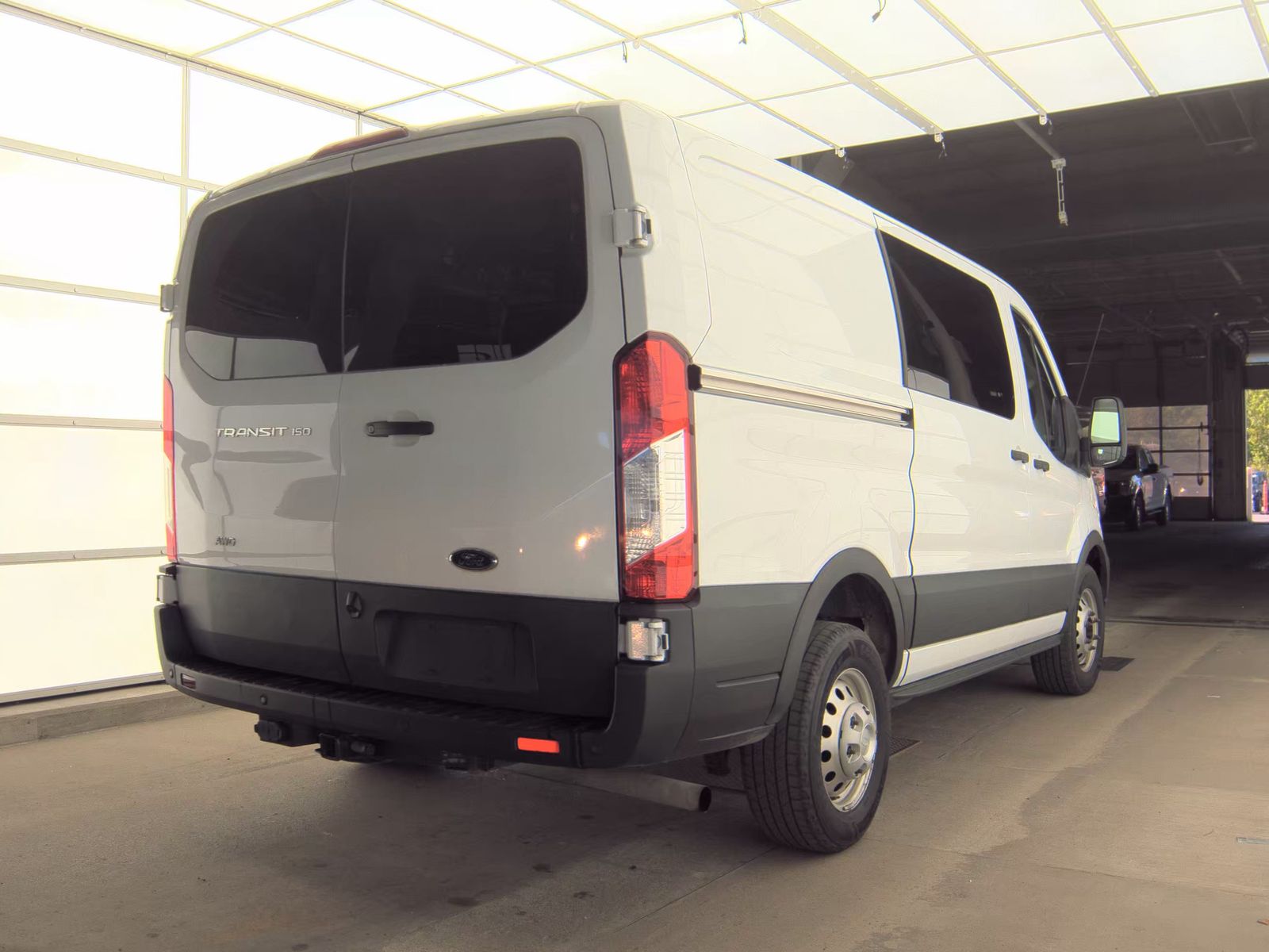 FORD TRANSIT 150 - 6