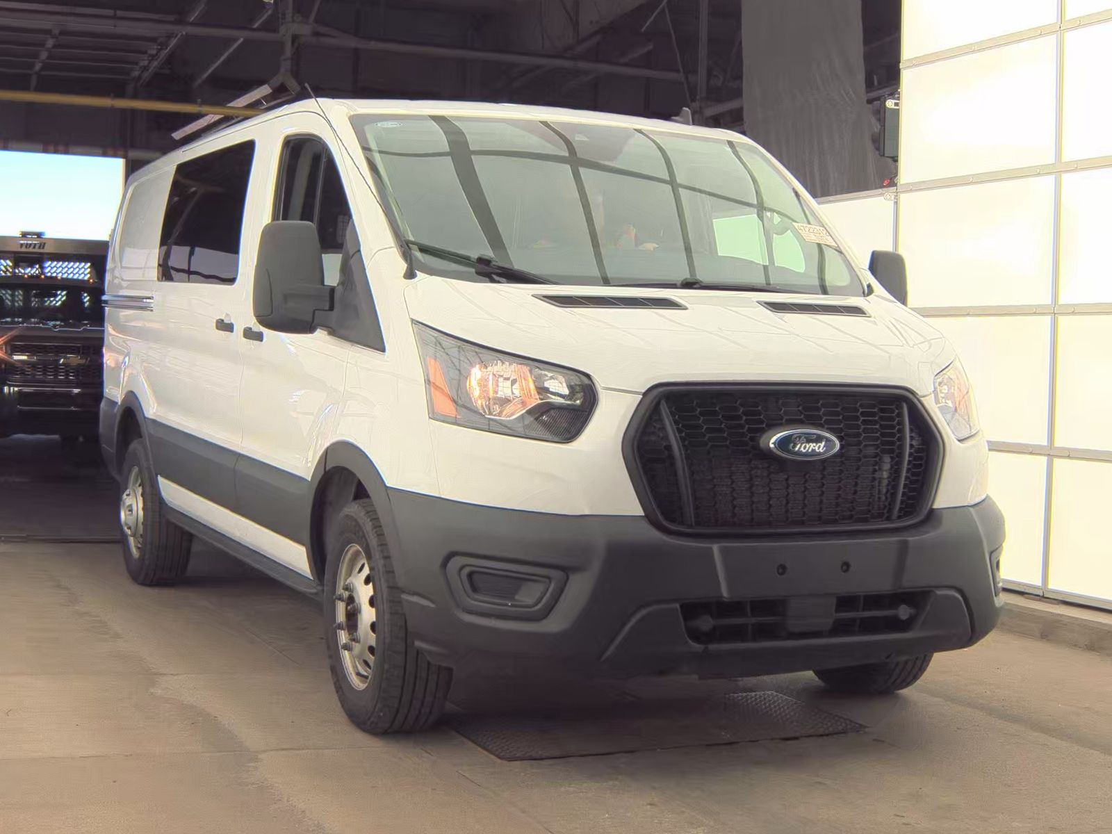 FORD TRANSIT 150 - 5
