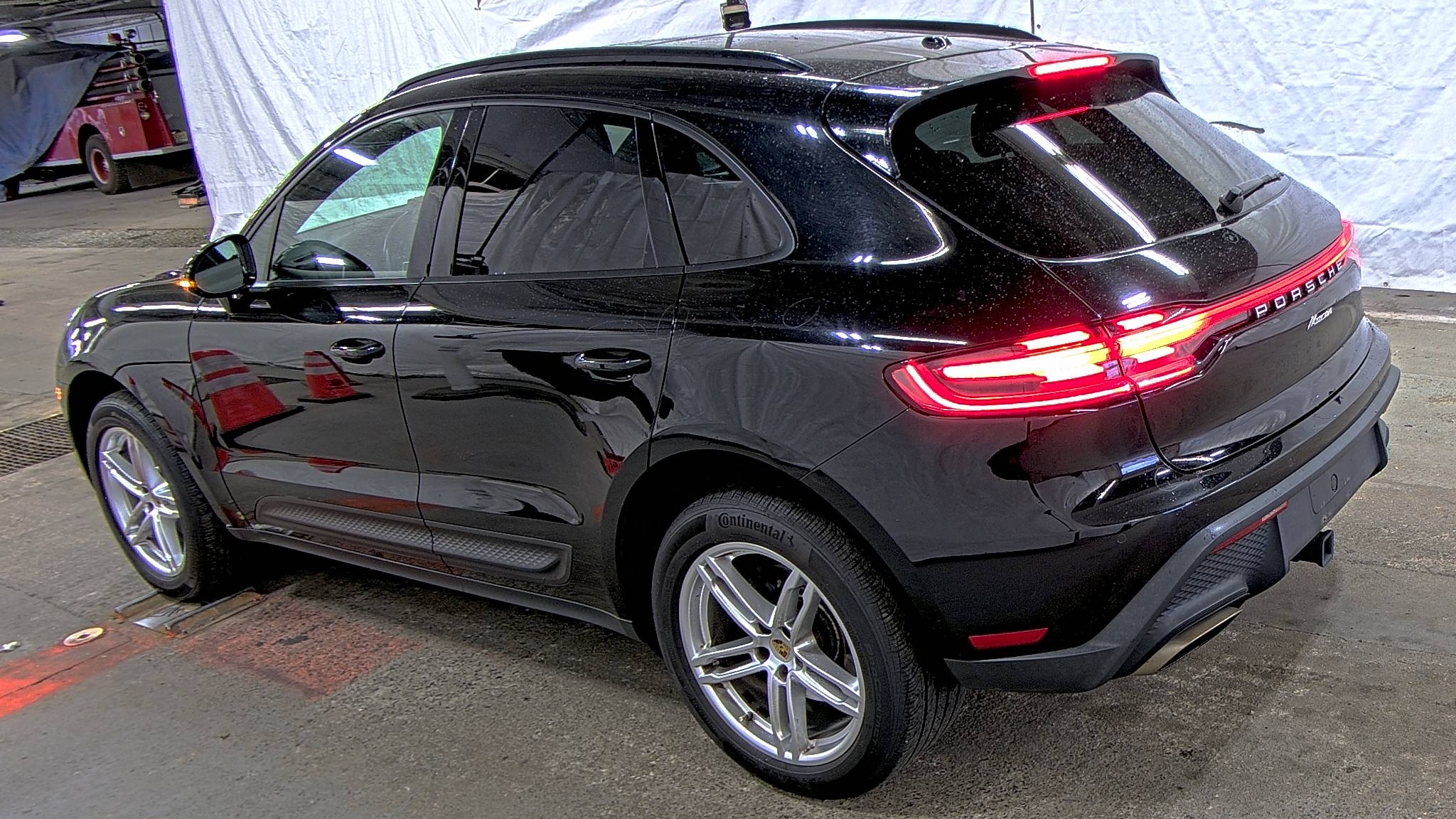 2022 Porsche Macan Base AWD