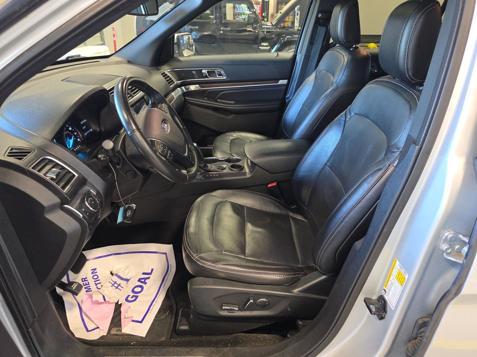 FORD EXPLORER - 8