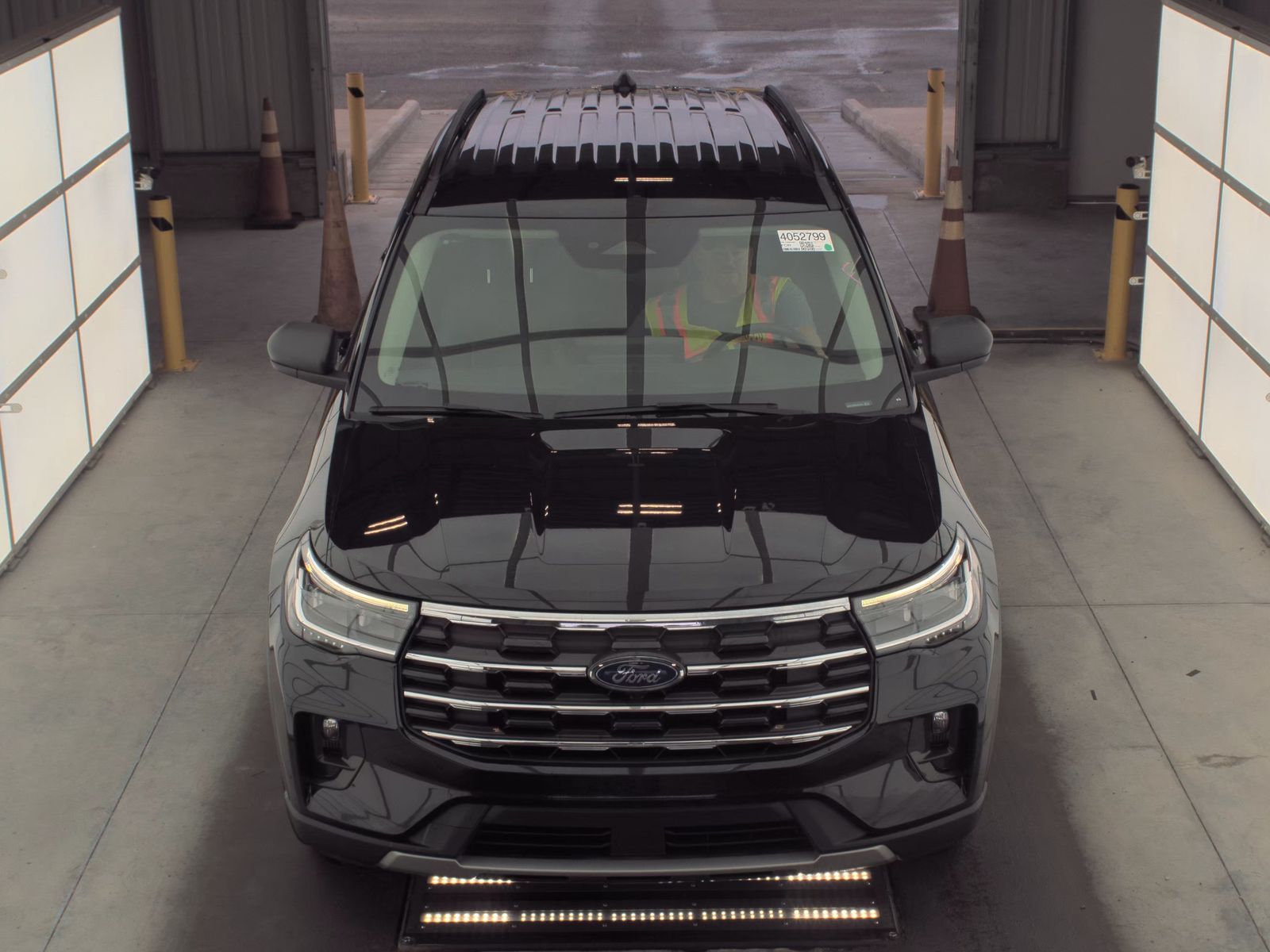 FORD EXPLORER - 3