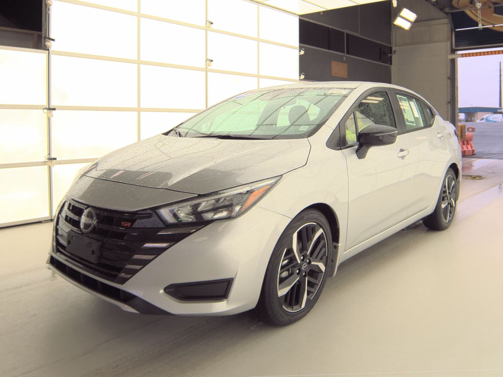 NISSAN VERSA - 1