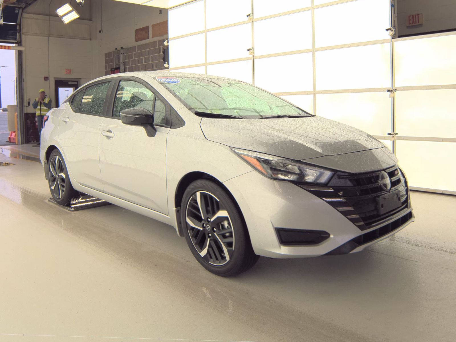 NISSAN VERSA - 5
