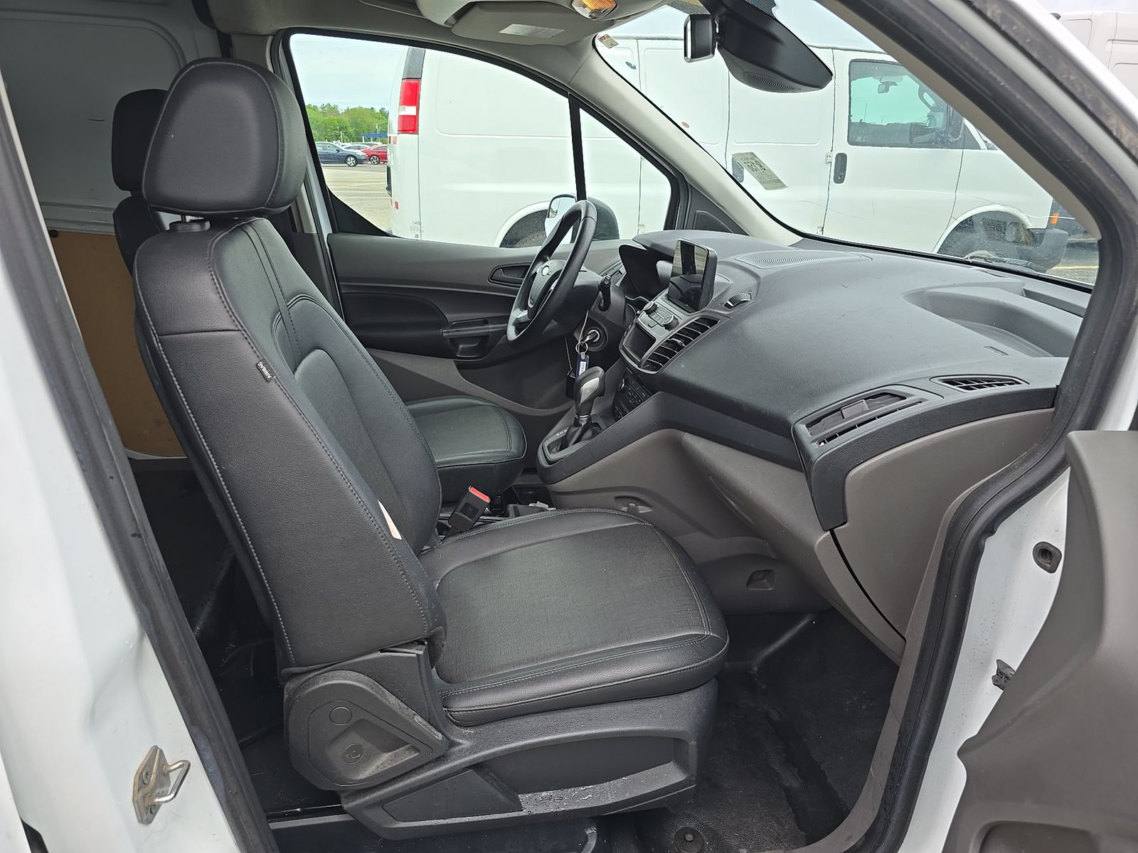 FORD TRANSIT CONNECT - 9