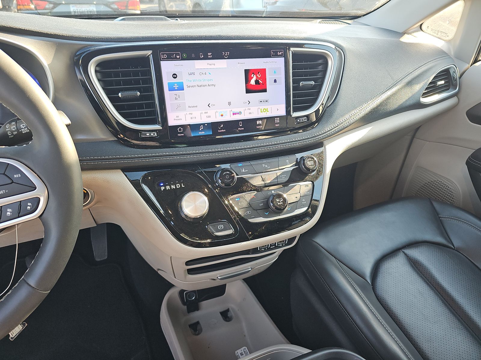 2023 Chrysler Pacifica Hybrid Touring L FWD