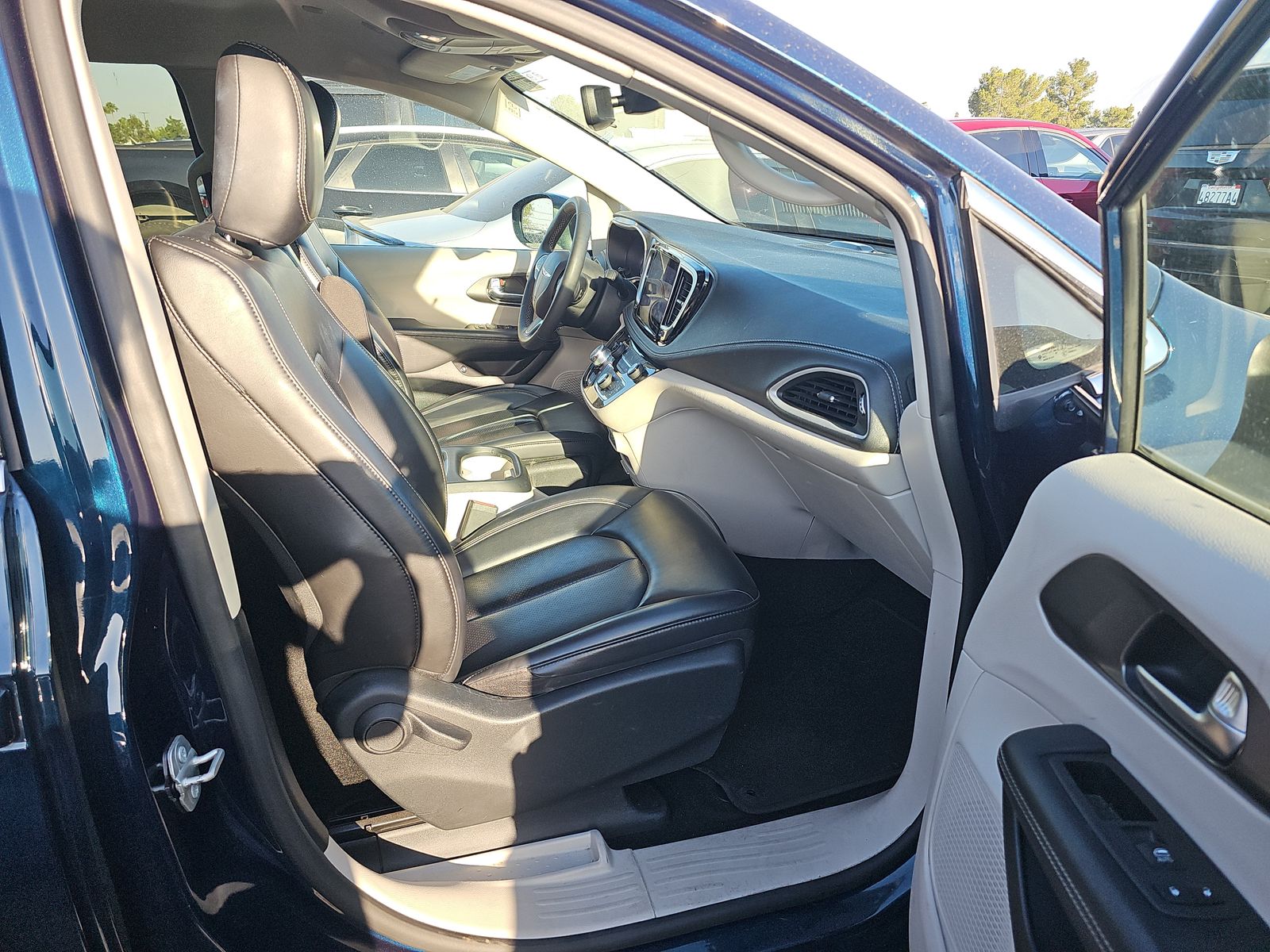 2023 Chrysler Pacifica Hybrid Touring L FWD