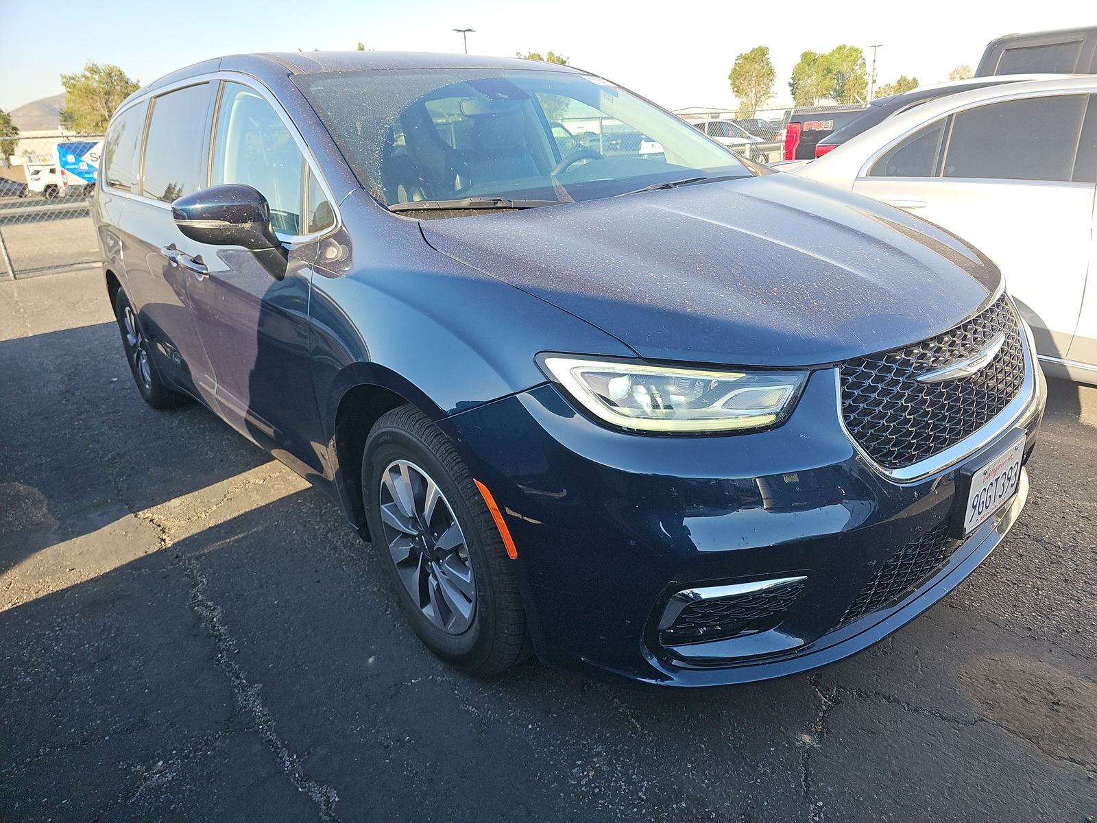 2023 Chrysler Pacifica Hybrid Touring L FWD
