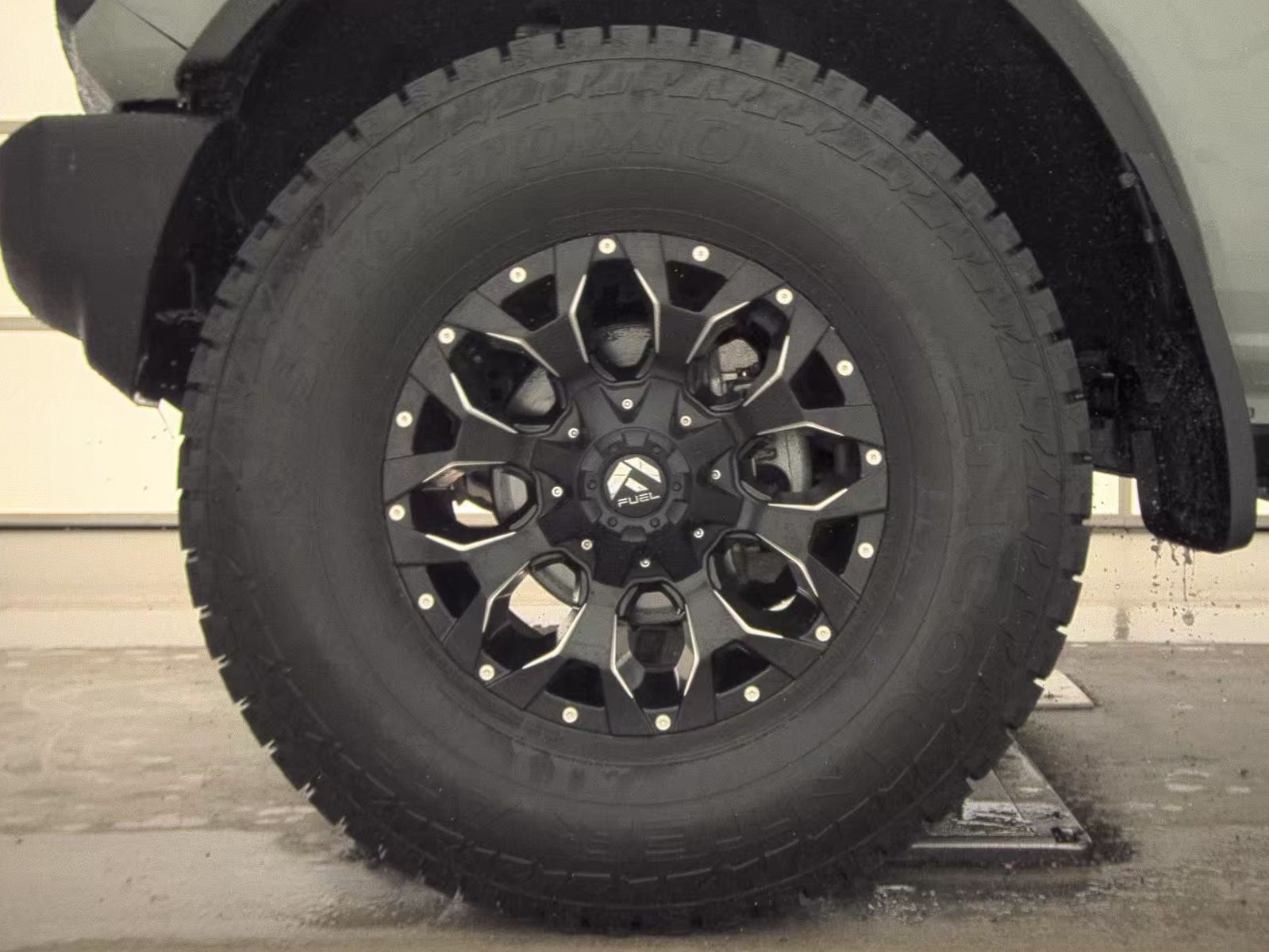 FORD BRONCO - 10