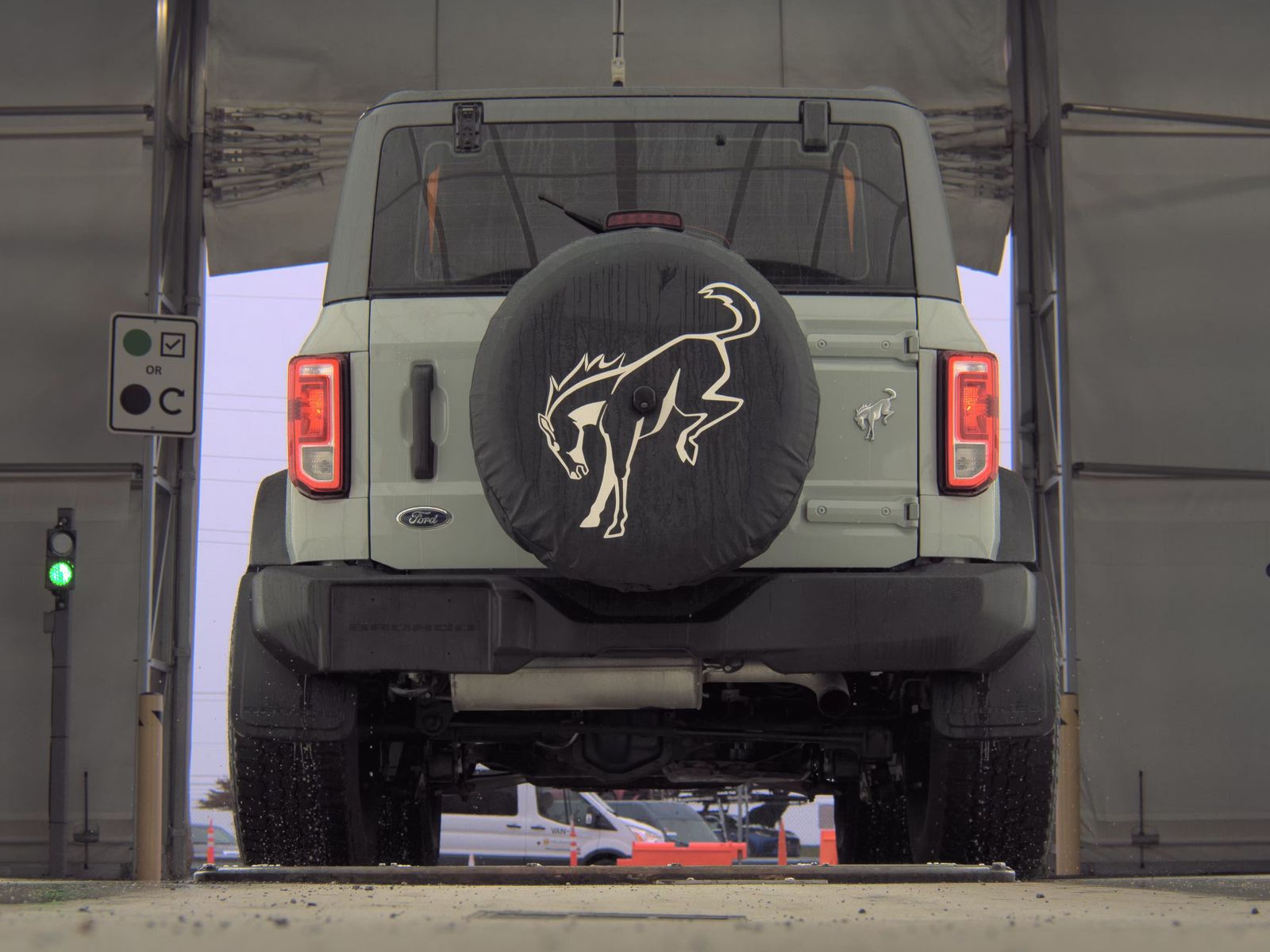 FORD BRONCO - 8