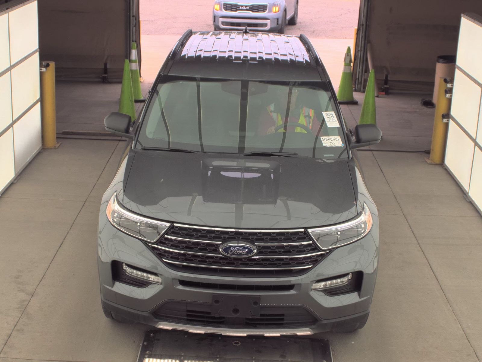 FORD EXPLORER - 3
