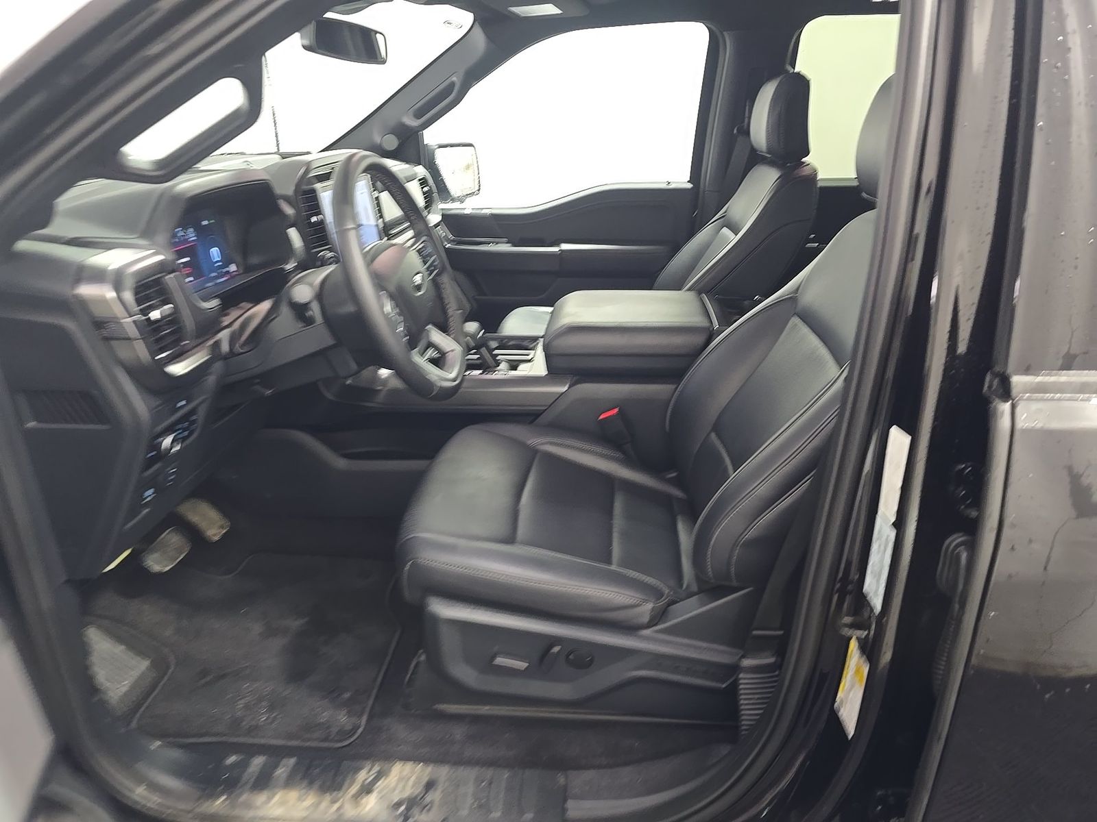 2025 Ford F-150 Lariat AWD