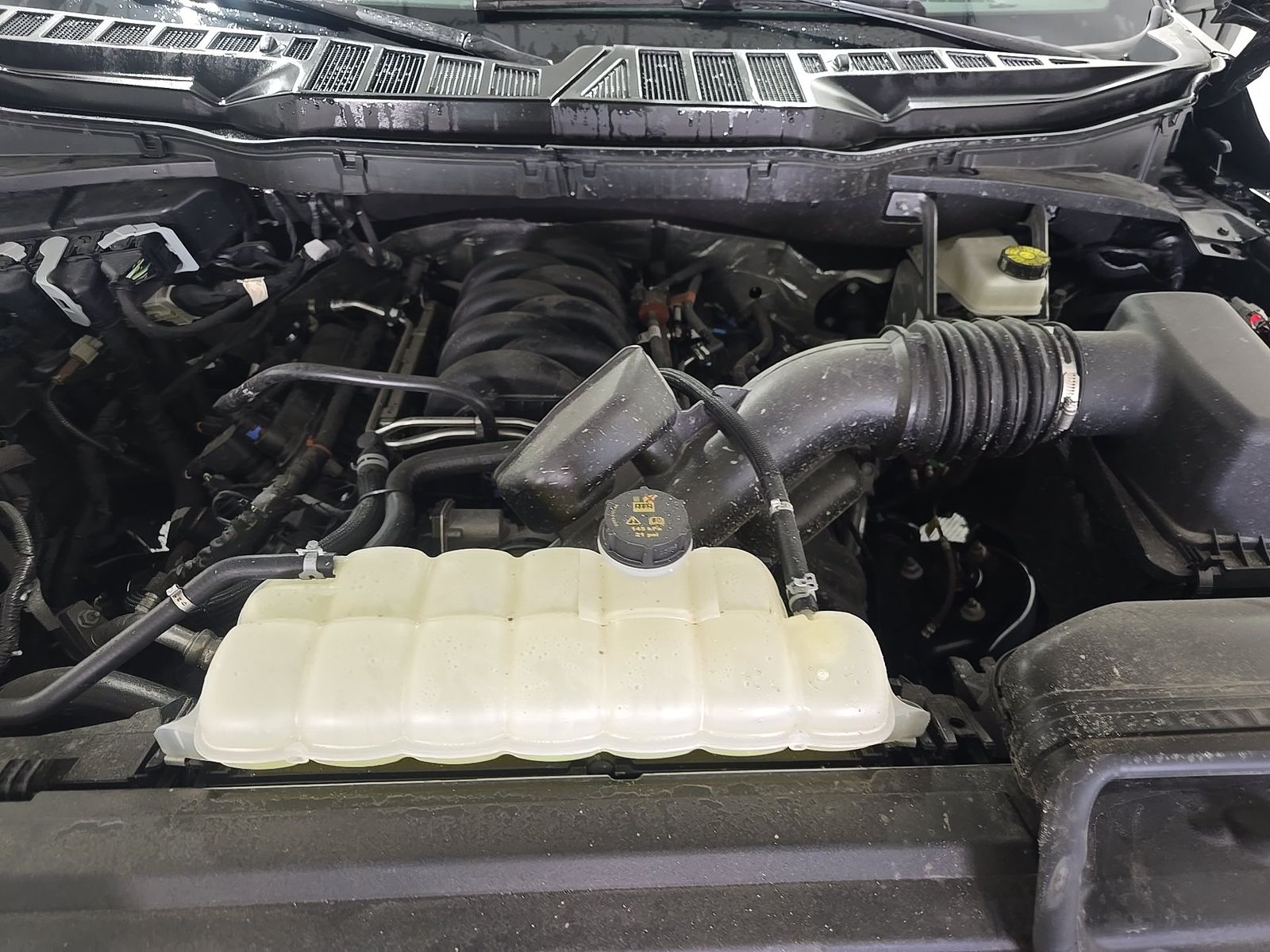 2025 Ford F-150 Lariat AWD