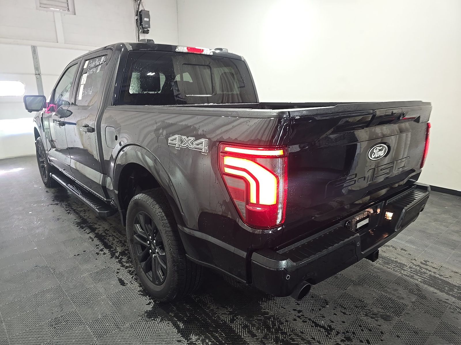 2025 Ford F-150 Lariat AWD