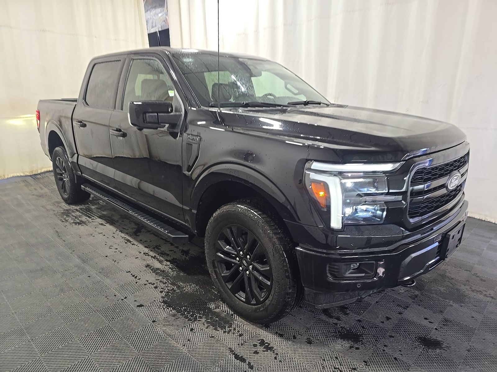 2025 Ford F-150 Lariat AWD
