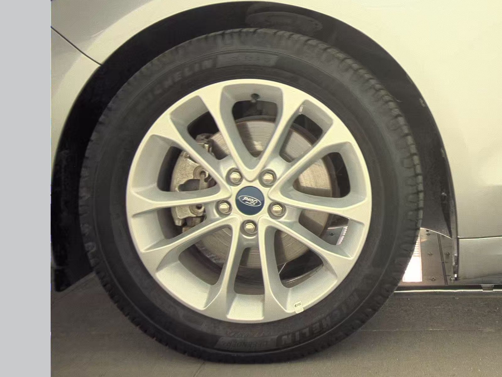 FORD FUSION - 10