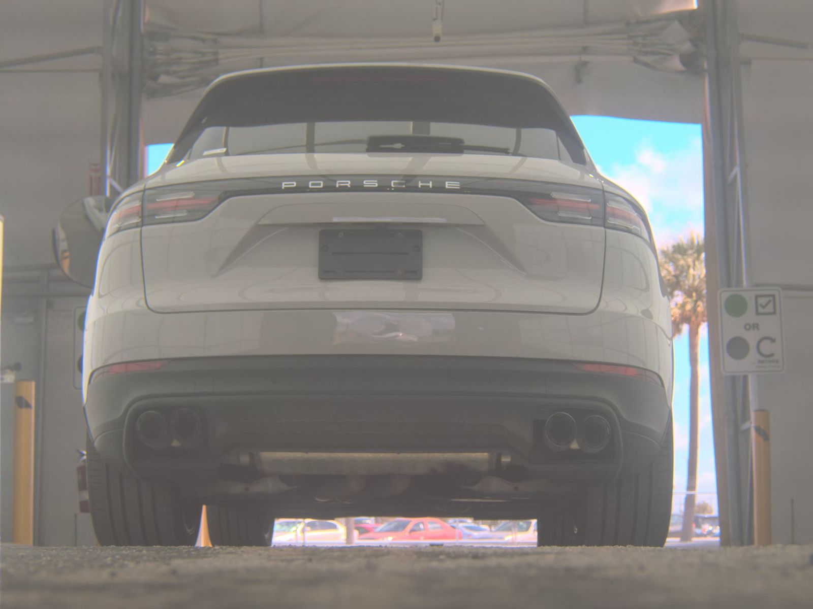PORSCHE CAYENNE - 8